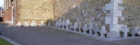 anciennes tombes au cimetière de Mortier